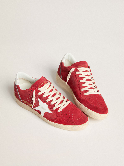 Ball Star de suede vermelho com estrela e talão de couro branco