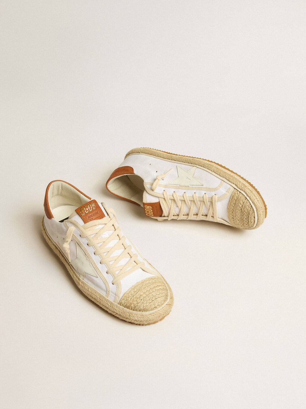 Super-Star LTD de hombre en lona con estrella de piel blanca y puntera de rafia