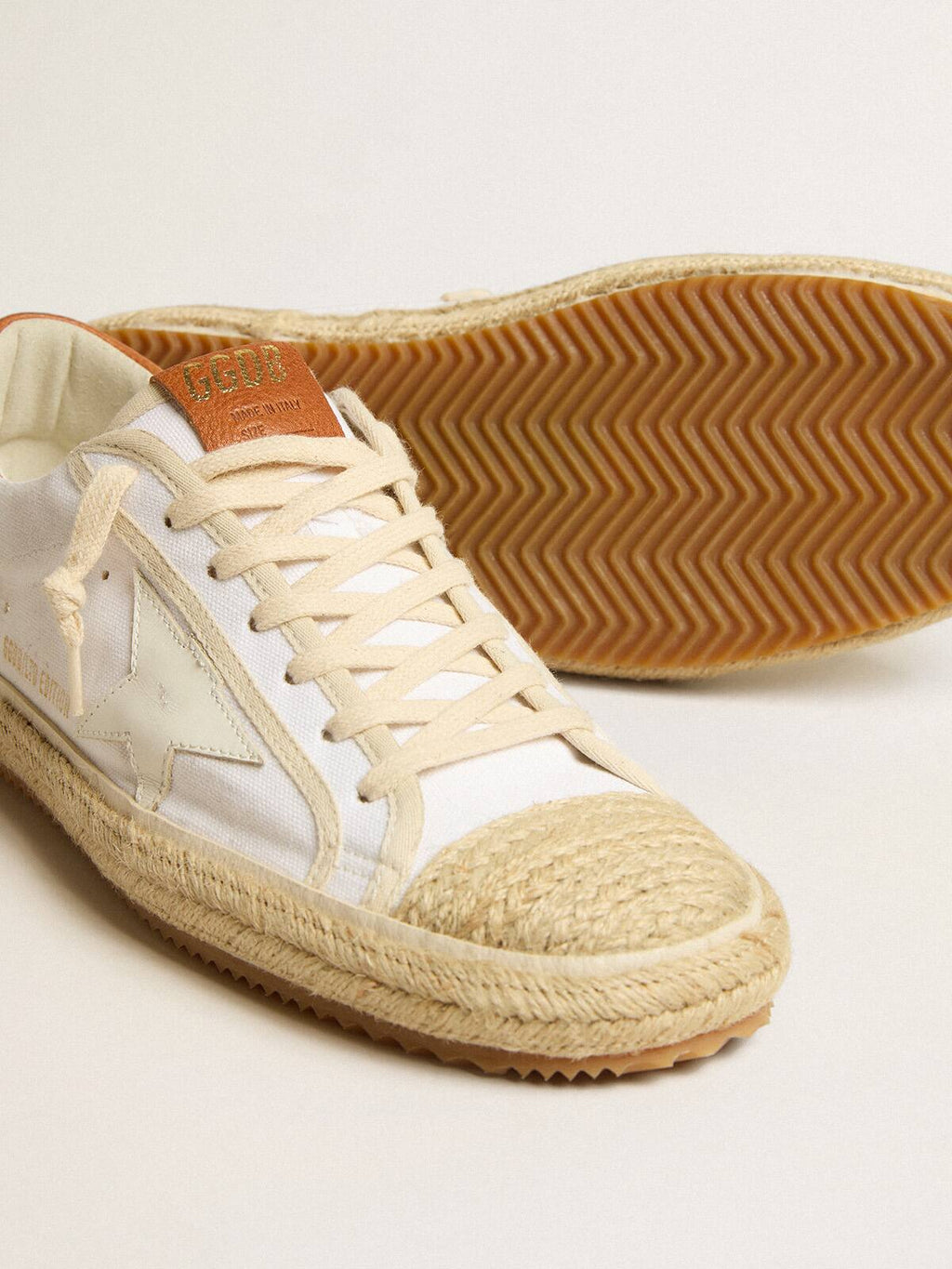 Super-Star LTD de hombre en lona con estrella de piel blanca y puntera de rafia