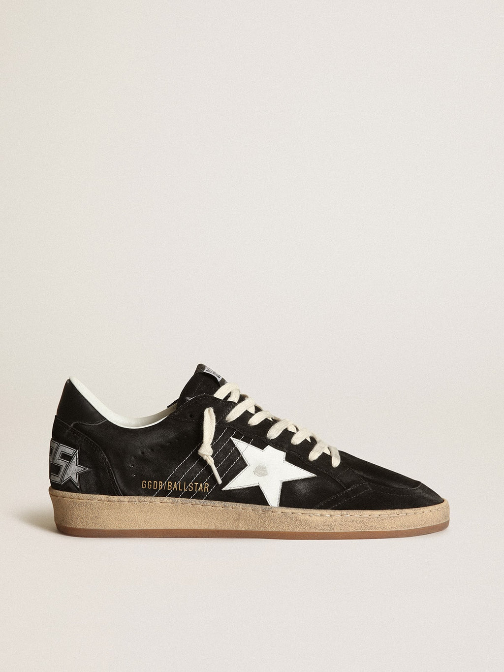 Ball Star de hombre en ante negro con estrella de piel blanca