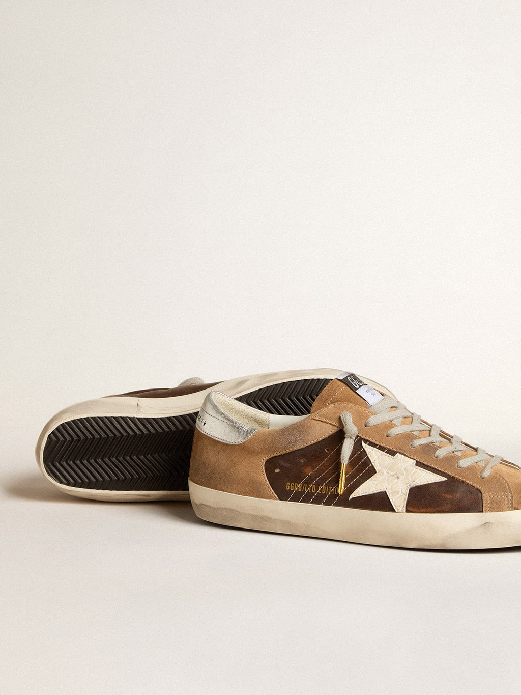Super-Star LTD en piel marrón y ante color tabaco con estrella blanca